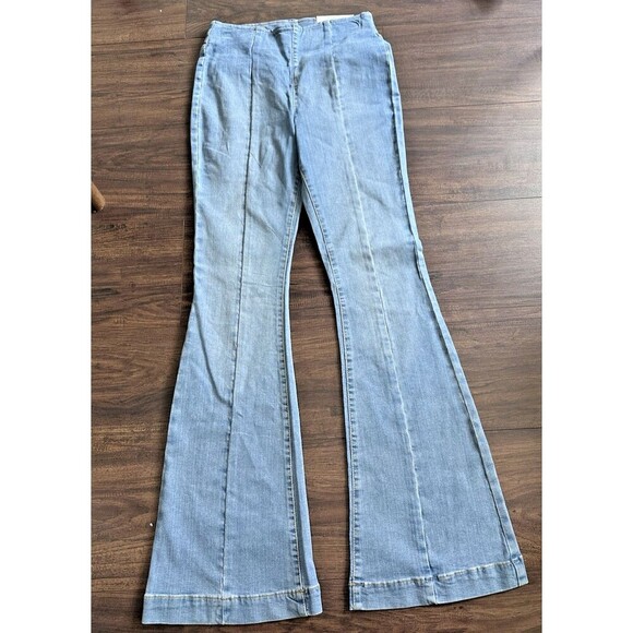 I.N.C. International Concepts Women's High-Rise Pull-On Flare-Leg Jeans Light 4 - Picture 5 of 12